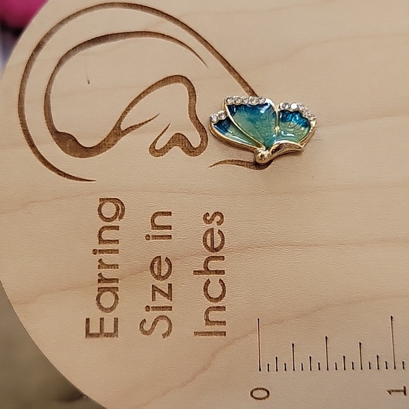 Mariposa Shimmer Wing Stud Earrings - Picture 3 of 7